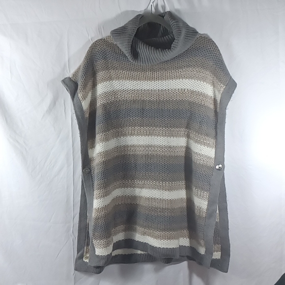 Calvin Klein Sweaters - Women's Calvin Klein poncho one size